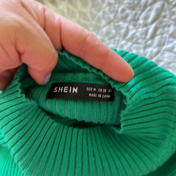 Beautiful green sweater - Picture 7 of 7